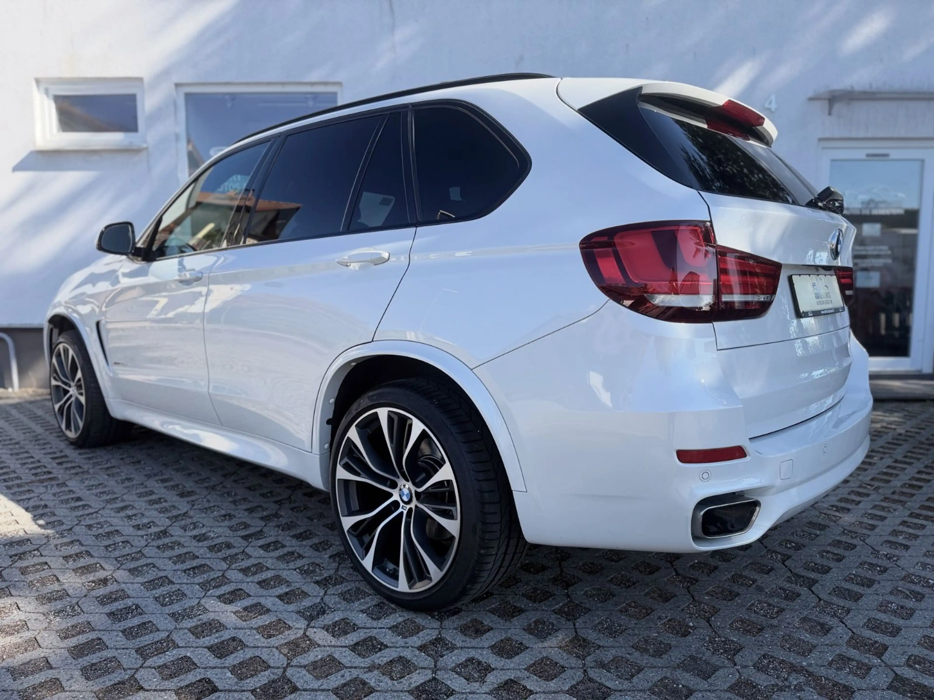 BMW X5 xDrive40d M-Paket HUD h/k AHK Std.-Hz. 21" — photo 9