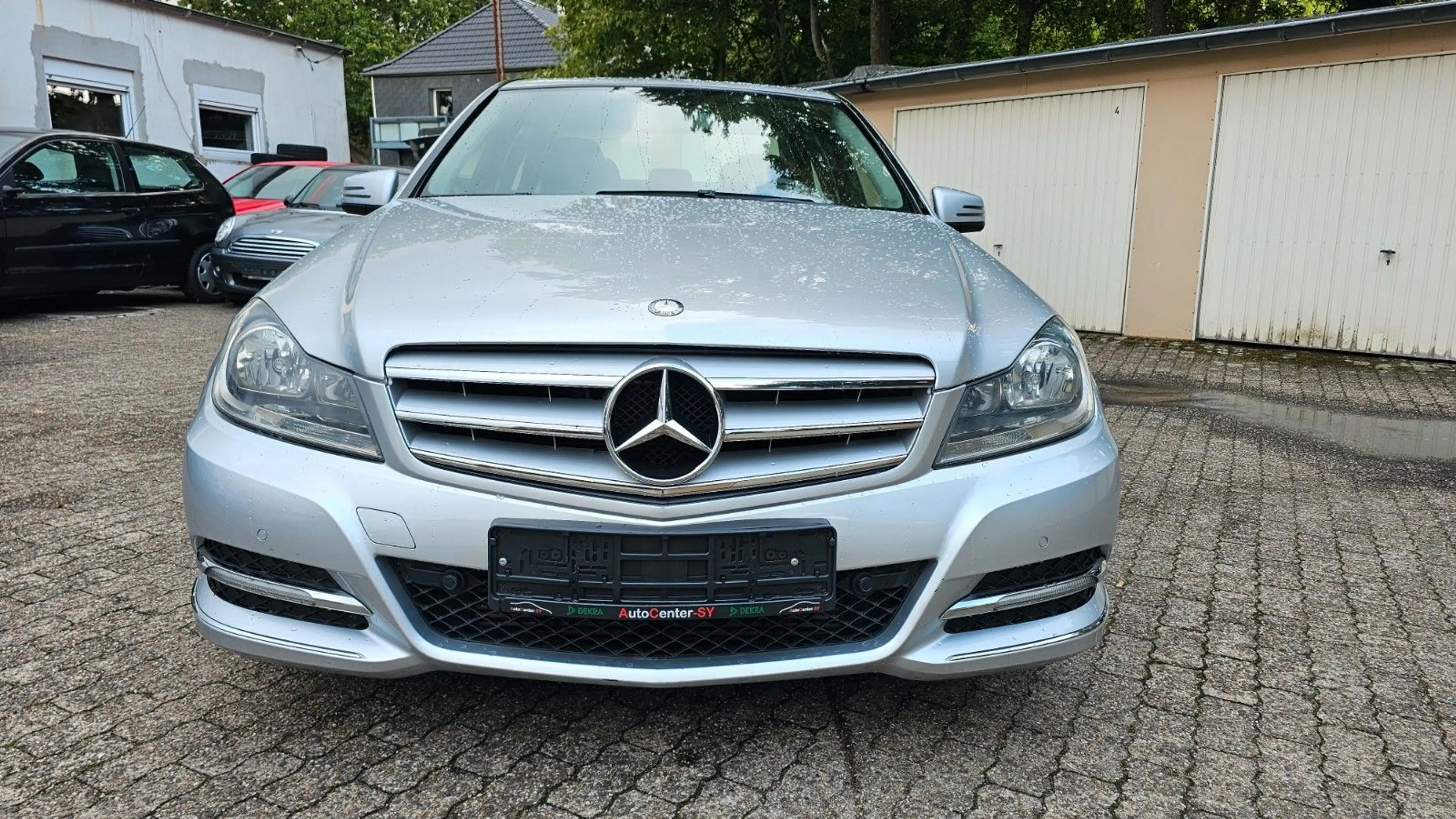 Mercedes-Benz C 250 C Limousine C 250 CGI BlueEfficiency — photo 2