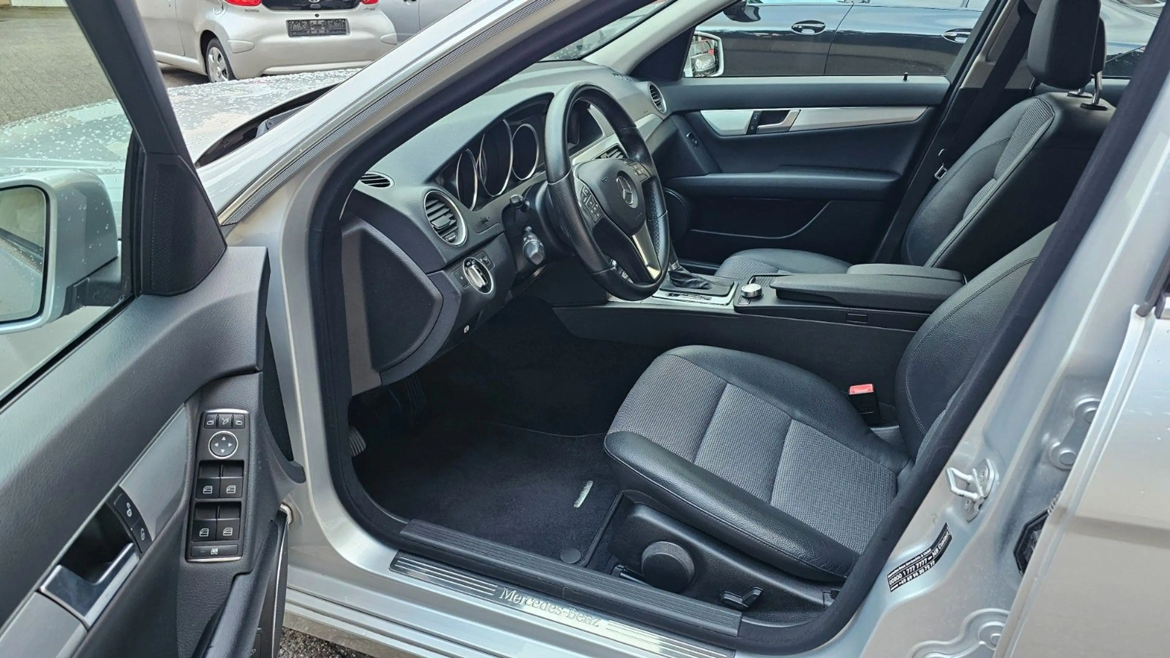 Mercedes-Benz C 250 C Limousine C 250 CGI BlueEfficiency — photo 12