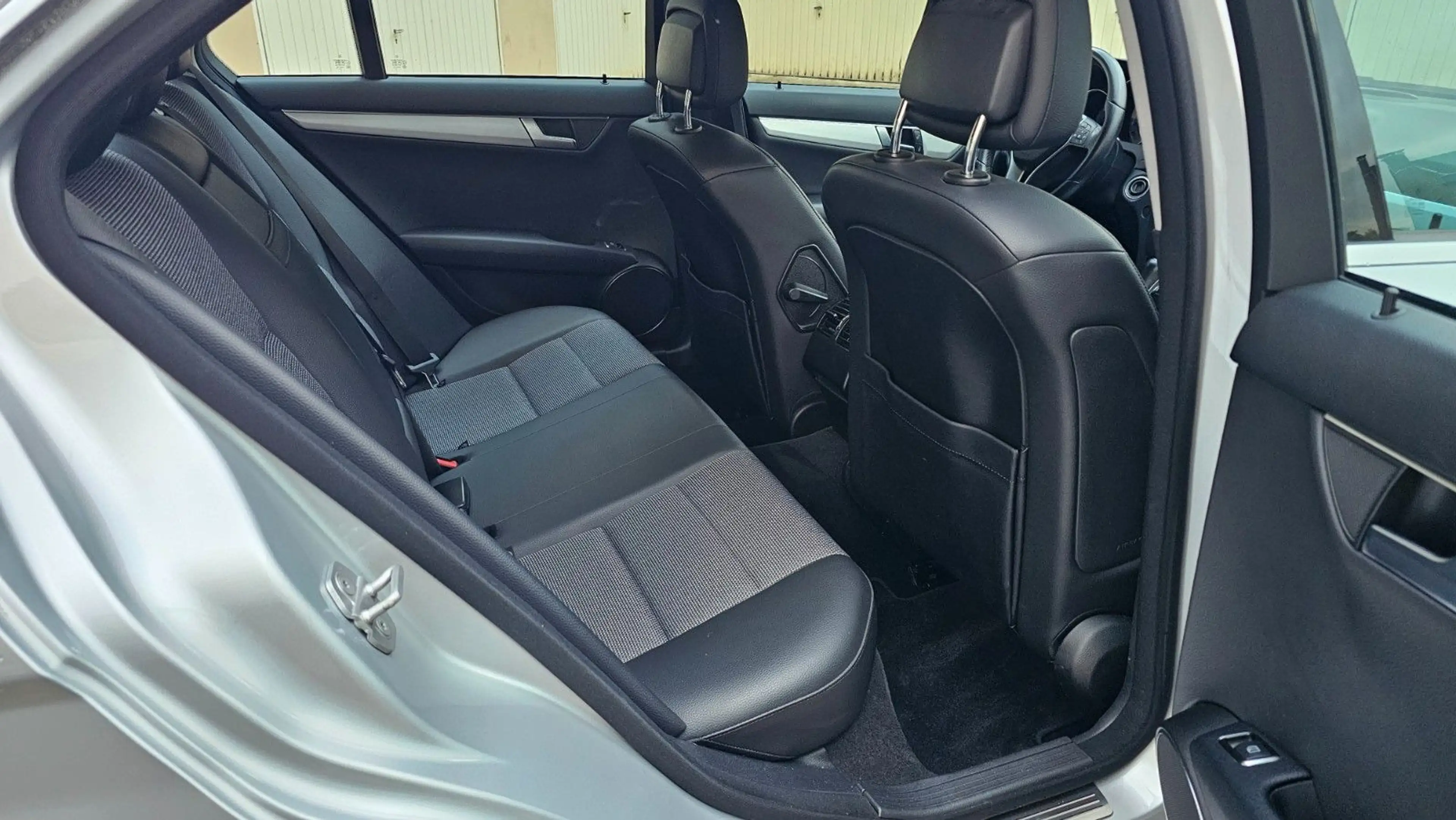 Mercedes-Benz C 250 C Limousine C 250 CGI BlueEfficiency — photo 13
