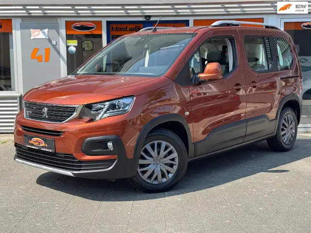Peugeot Rifter 1.2T Allure Panorama Navi CarPlay Camera 1e Eigena