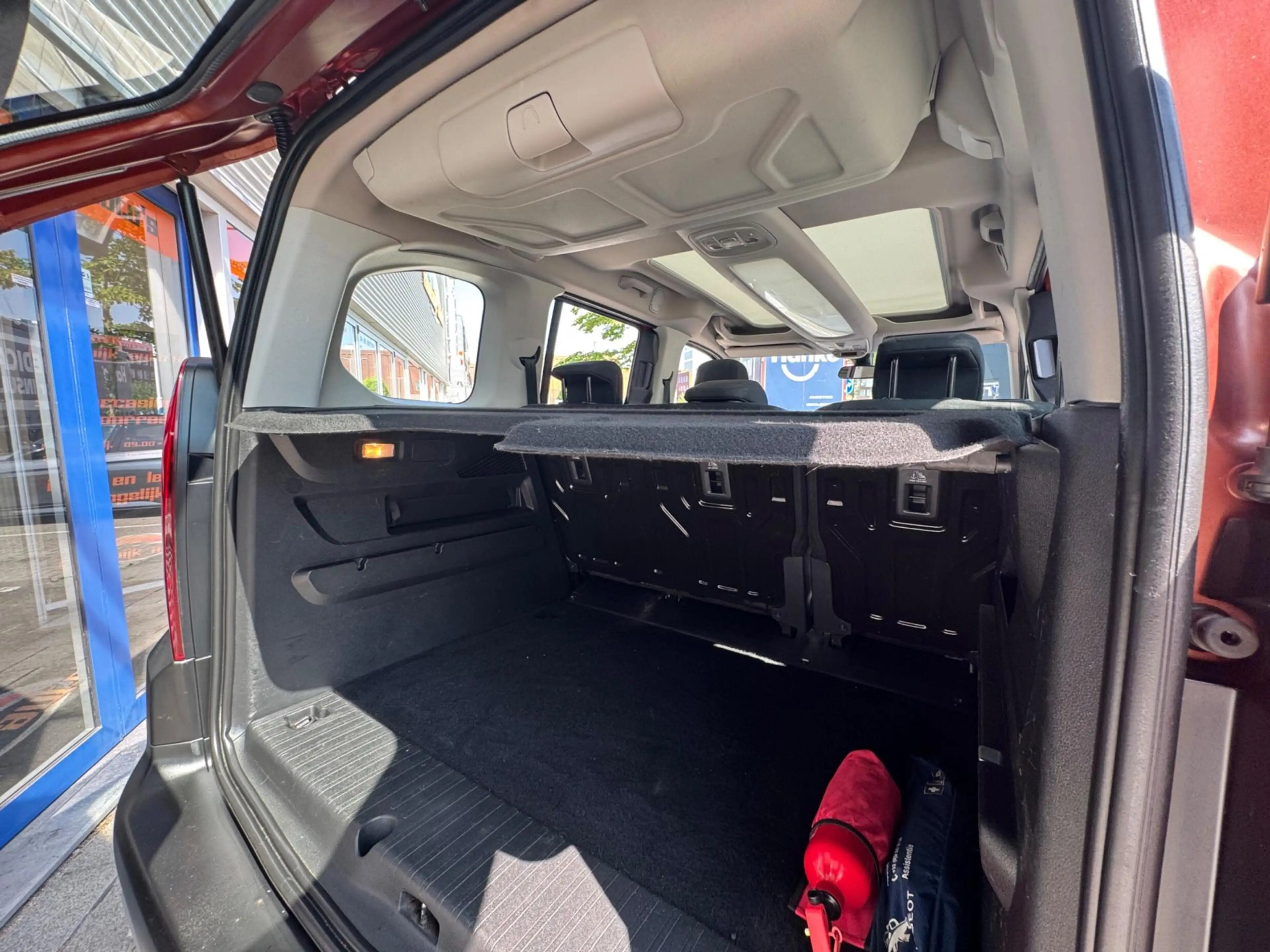 Peugeot Rifter 1.2T Allure Panorama Navi CarPlay Camera 1e Eigena — photo 19