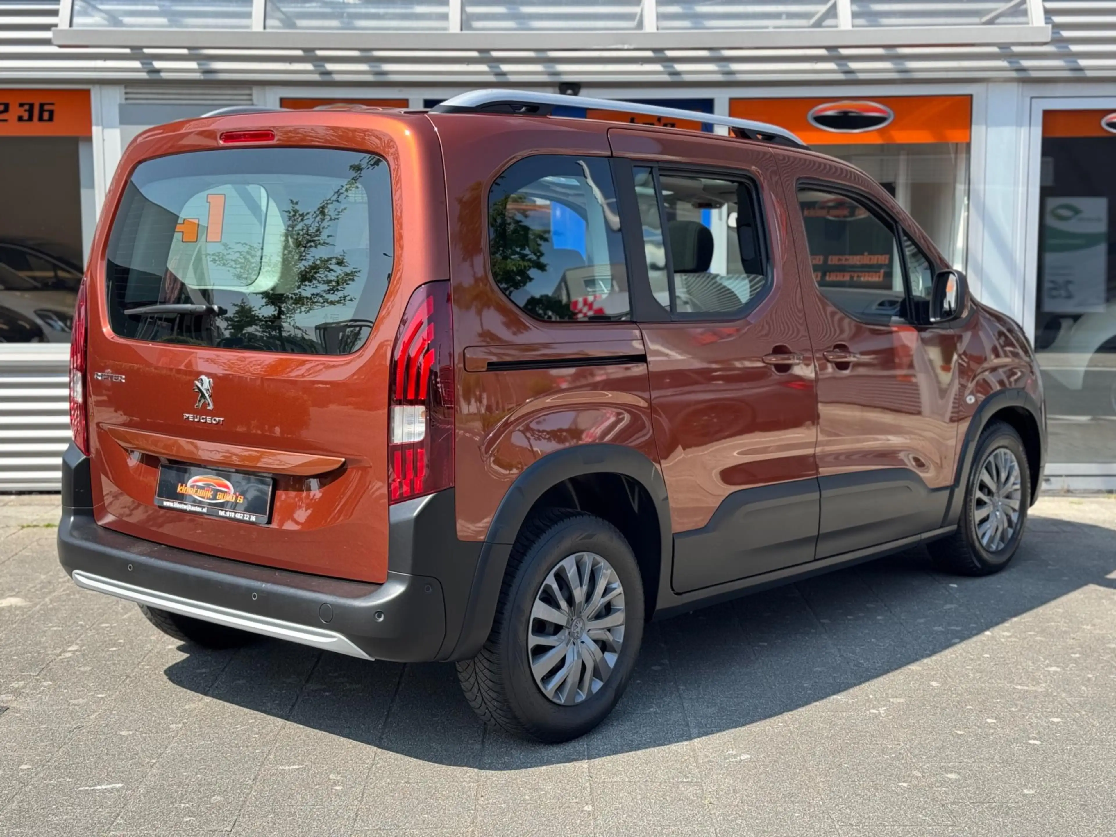 Peugeot Rifter 1.2T Allure Panorama Navi CarPlay Camera 1e Eigena — photo 13