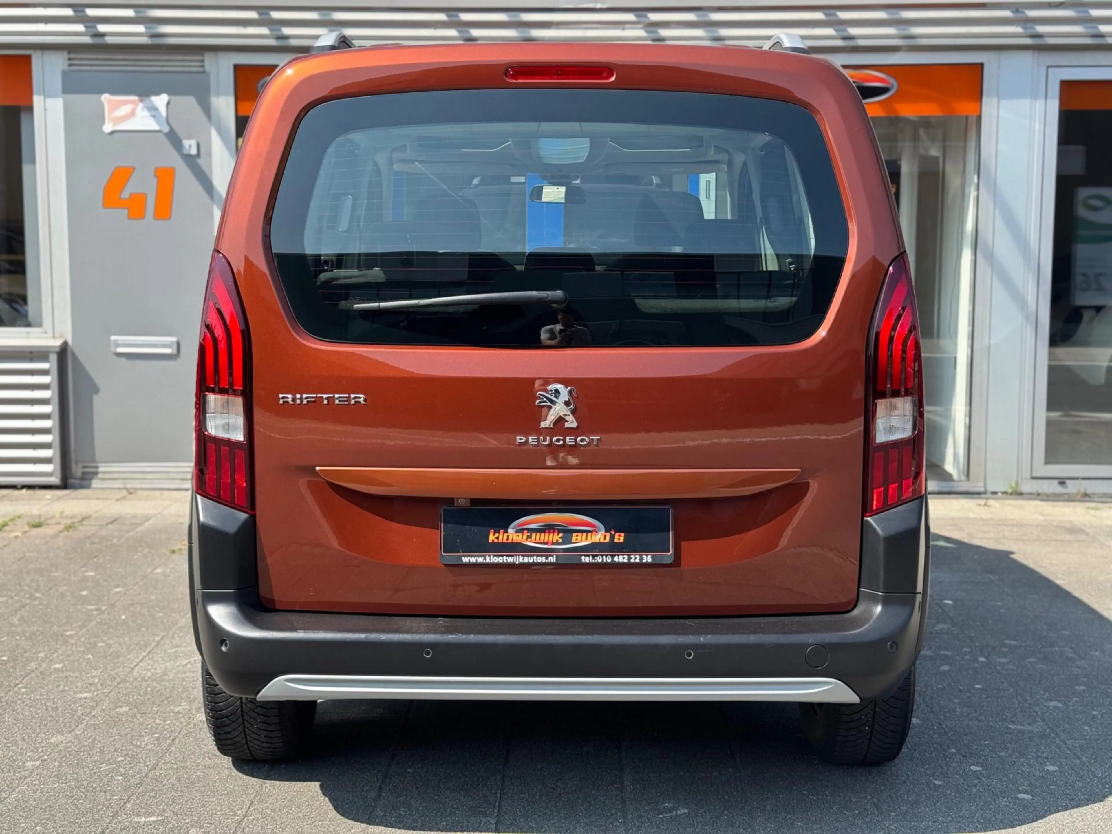 Peugeot Rifter 1.2T Allure Panorama Navi CarPlay Camera 1e Eigena — photo 14