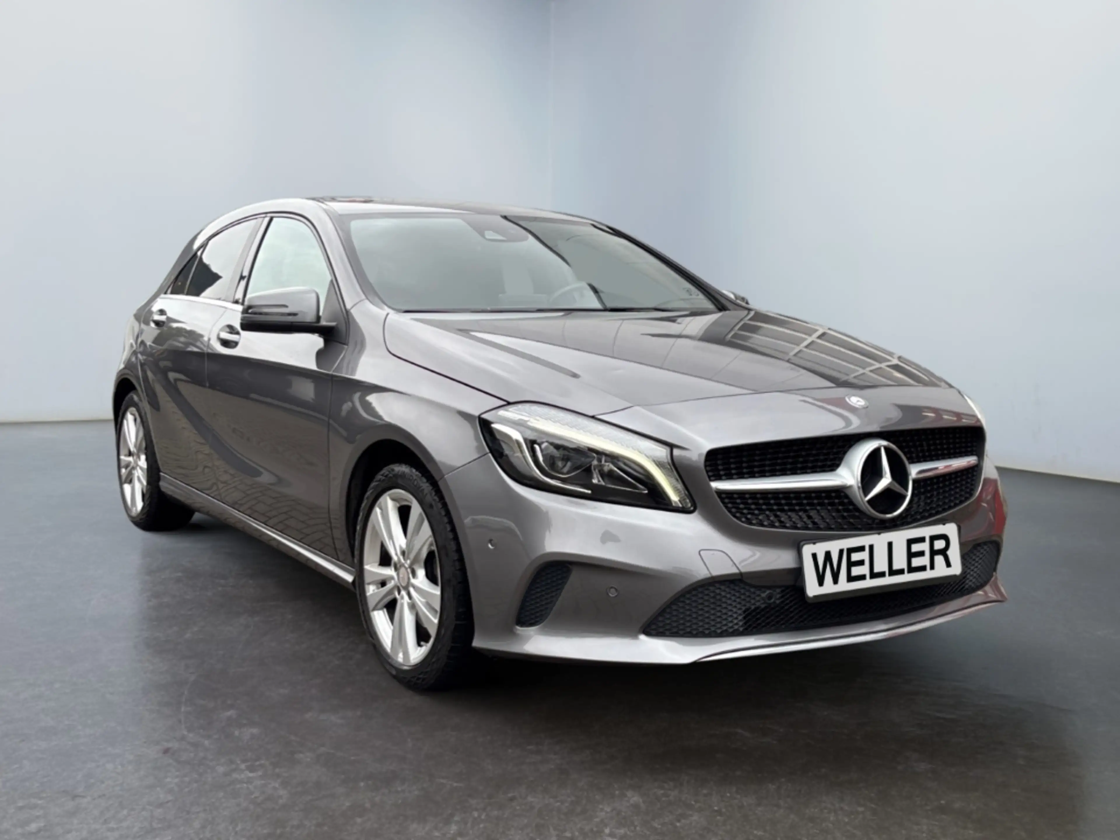 Mercedes-Benz A 200 7G-DCT Urban *LED*Sportsitze*Parktronic*CAM* — photo 3