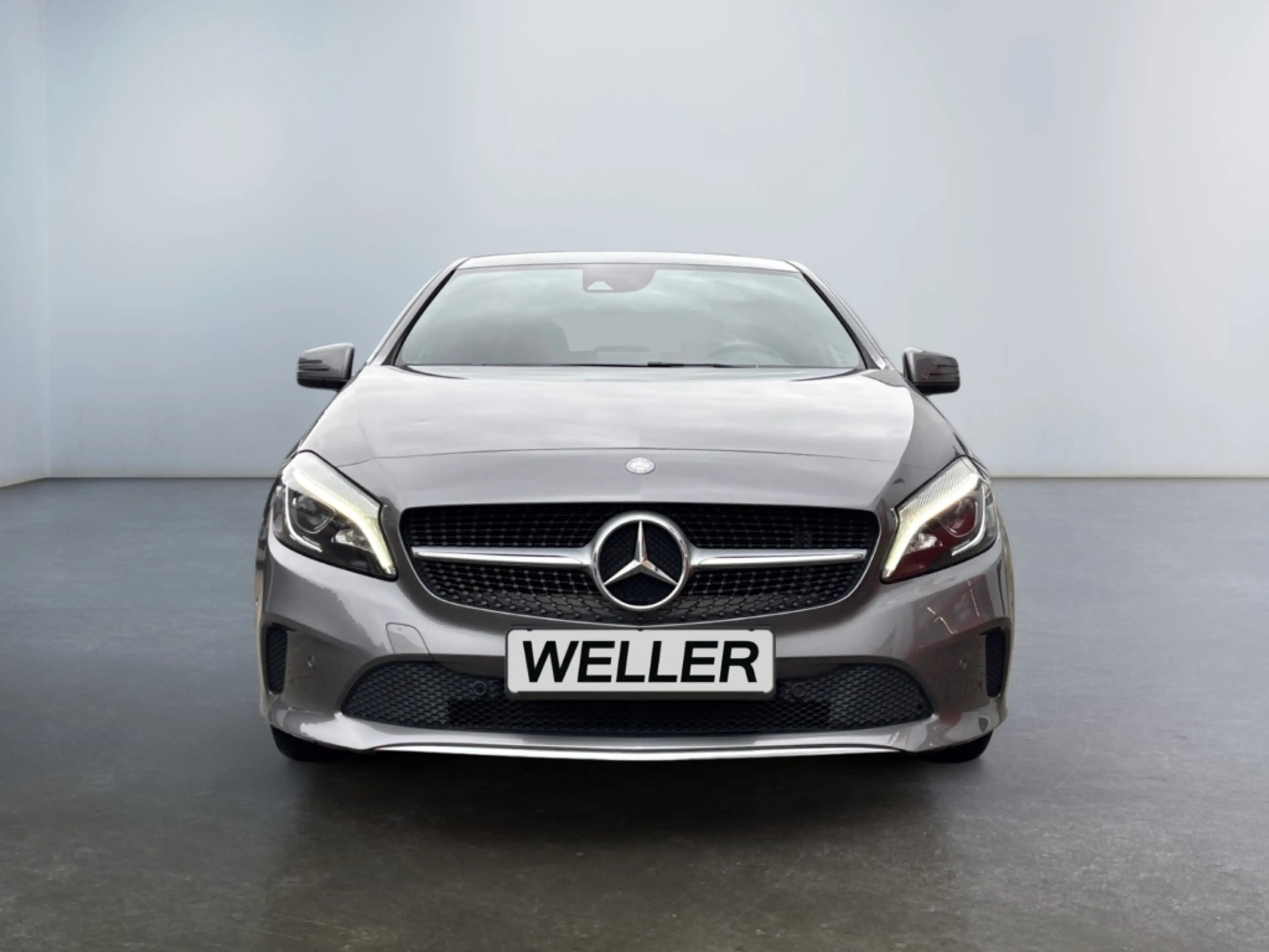 Mercedes-Benz A 200 7G-DCT Urban *LED*Sportsitze*Parktronic*CAM* — photo 2