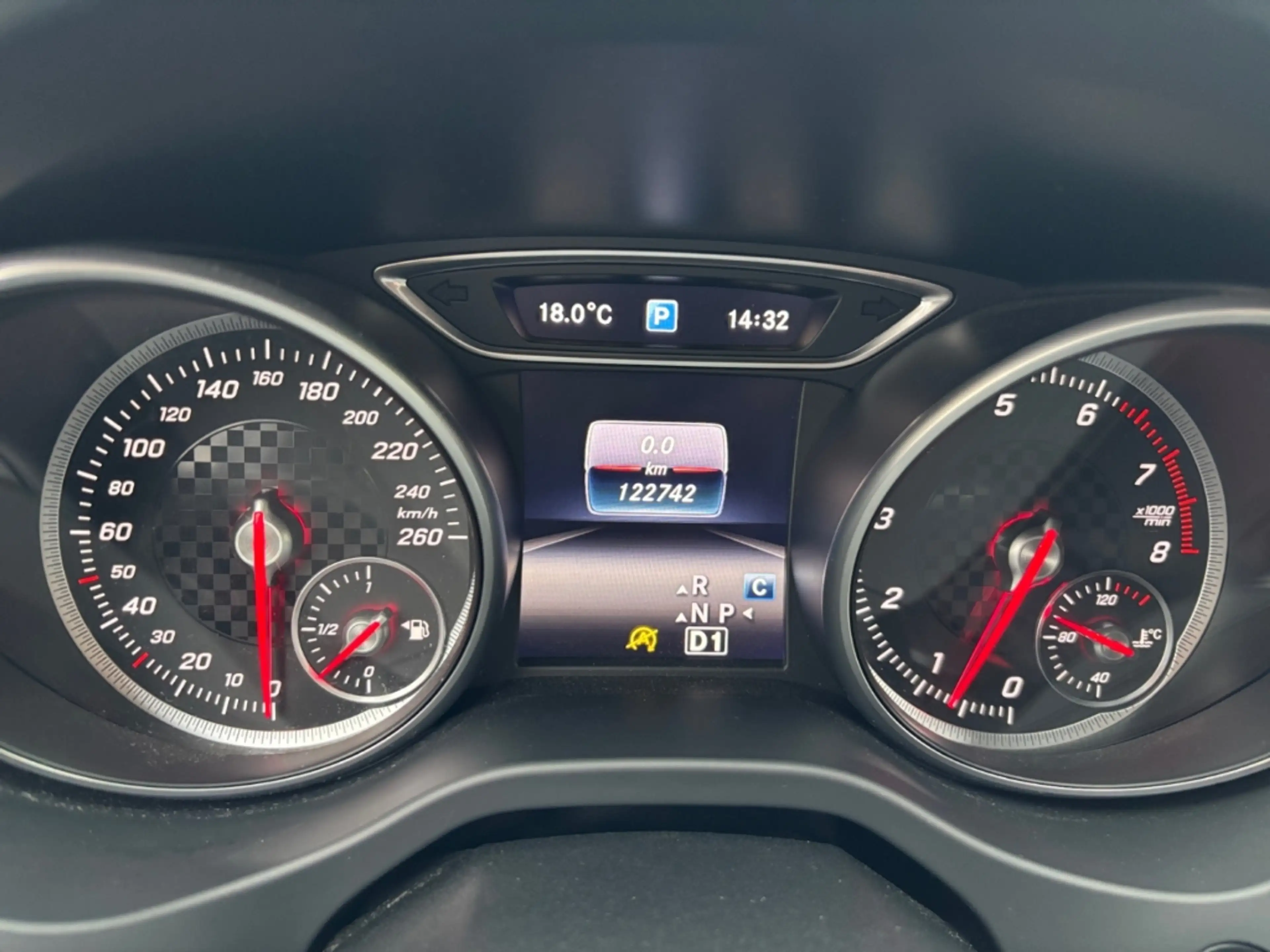 Mercedes-Benz A 200 7G-DCT Urban *LED*Sportsitze*Parktronic*CAM* — photo 14