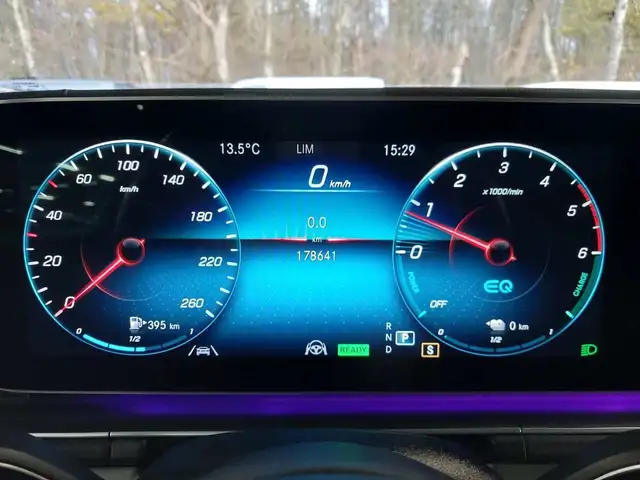 Mercedes-Benz Gle view 22