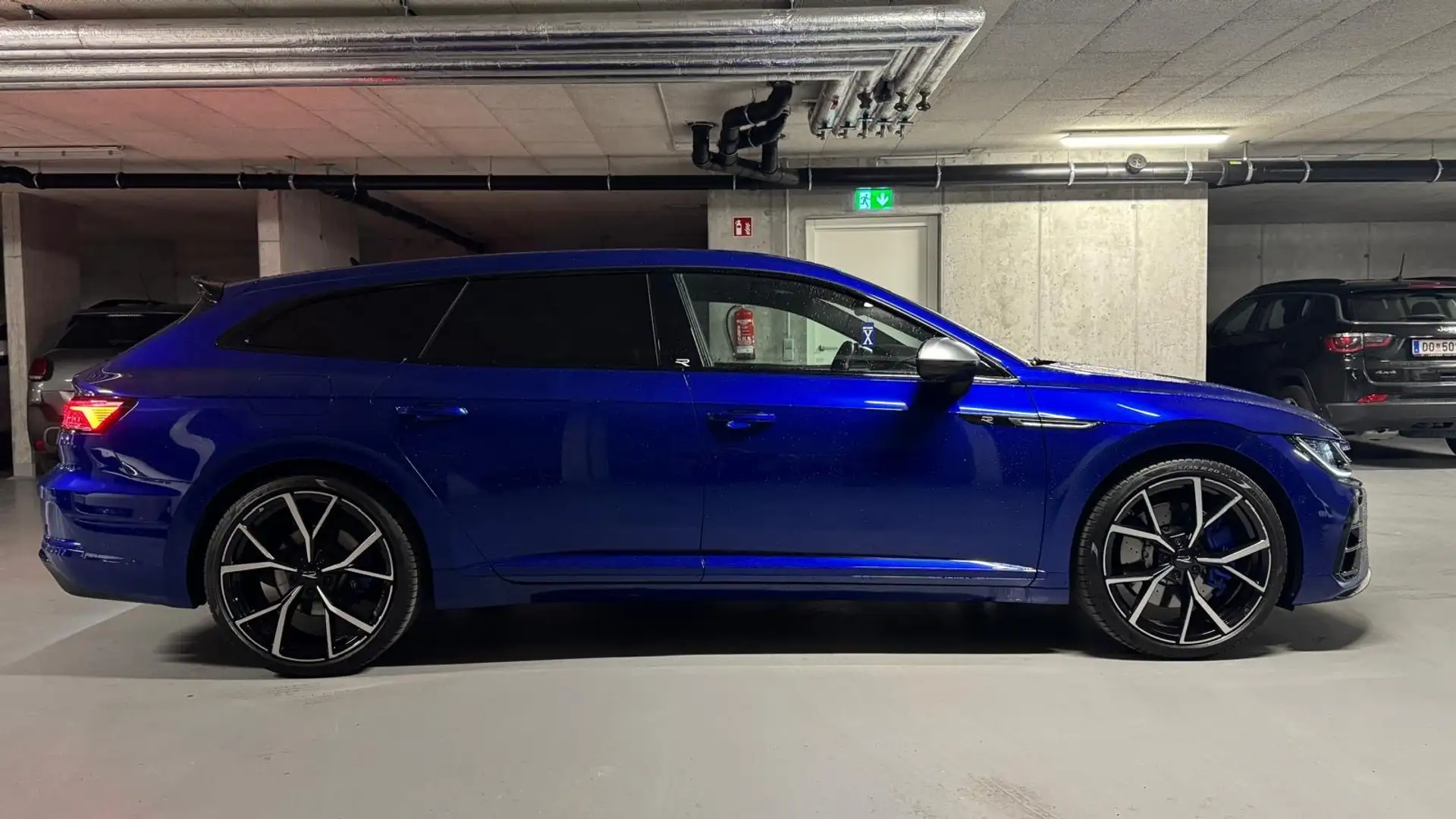 Volkswagen Arteon SB 2,0 TSI 4Motion R DSG Blau - 2