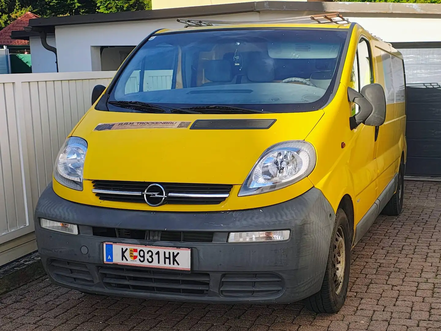 Opel Vivaro Vivaro Fgst. L2H1 1,9 DI 2,9t lang Gelb - 1