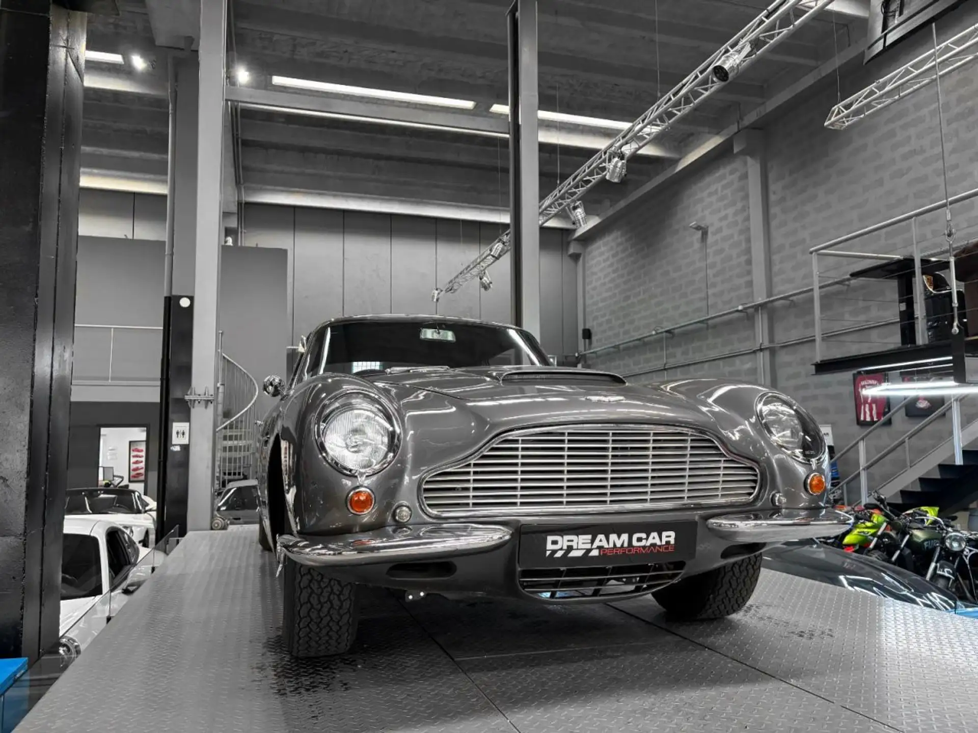 애스턴마틴 DB6 Mk1 1967 1967 회색 사진 4