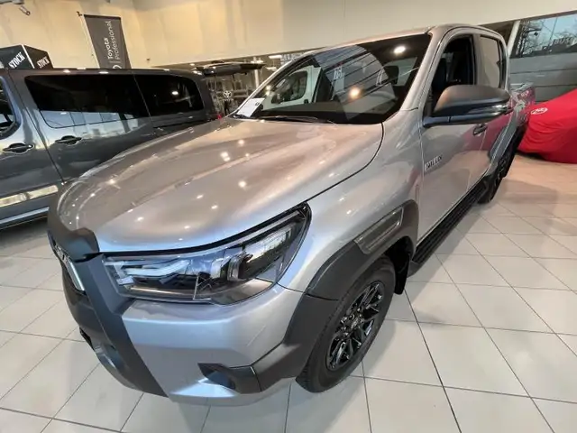 Toyota Hilux Invincible