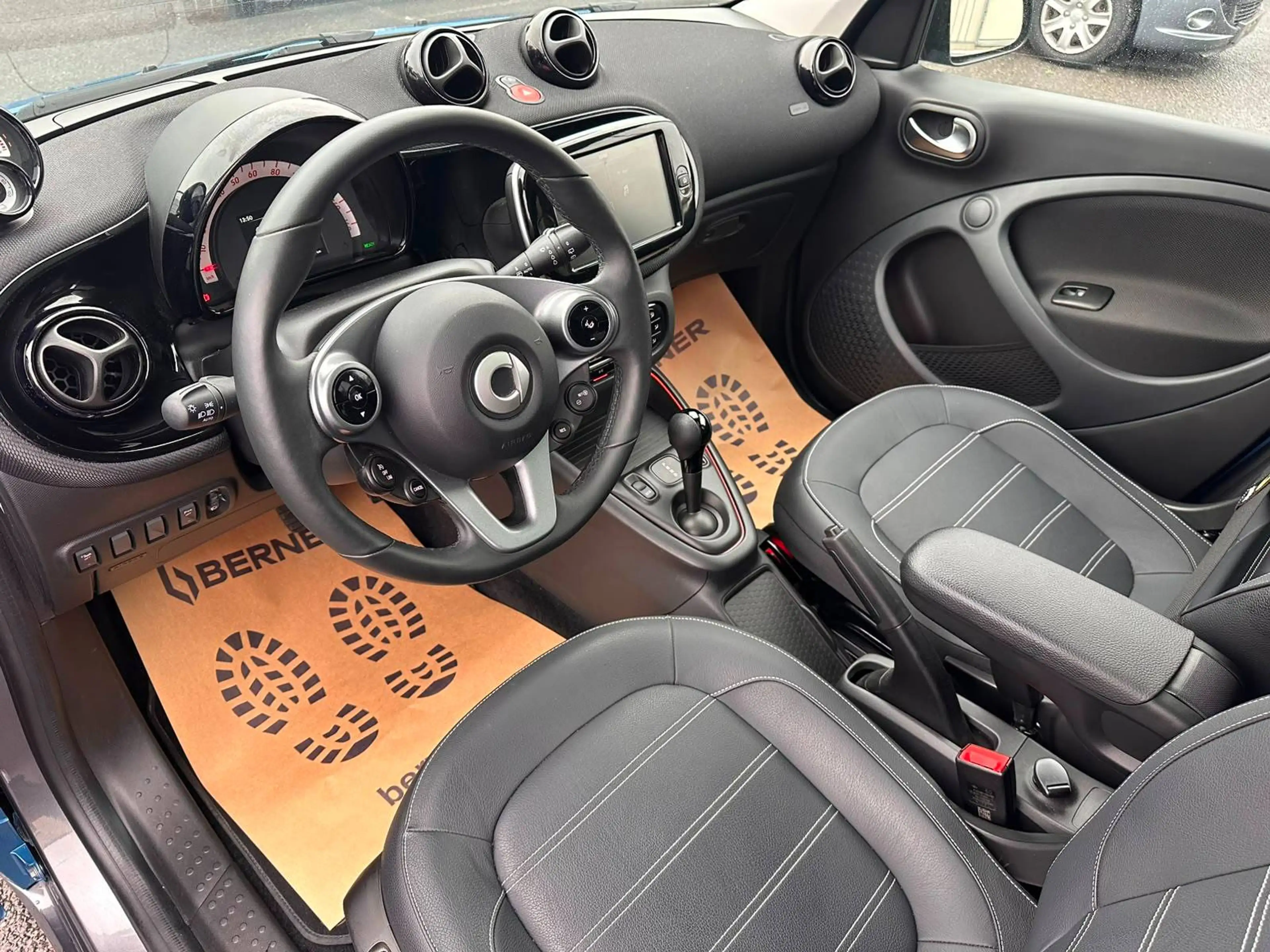 smart forFour Forfour 17.6 kWh EQ Comfort / CUIR / CAMÉRA / CLIM / ONLY 24.000 KM !!!! — photo 12