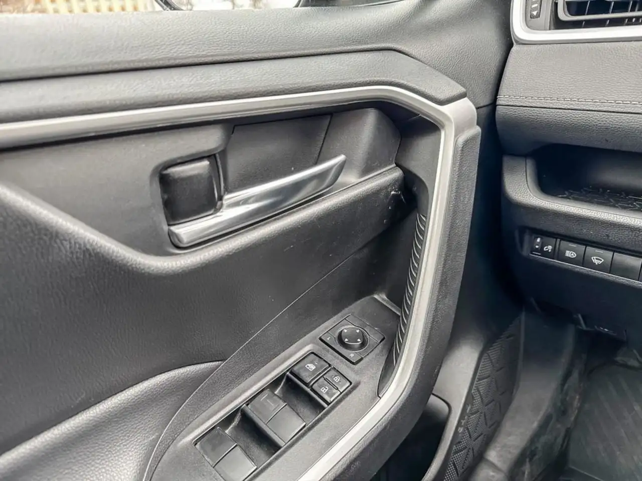 Toyota RAV 4 снимка Toyota RAV 4