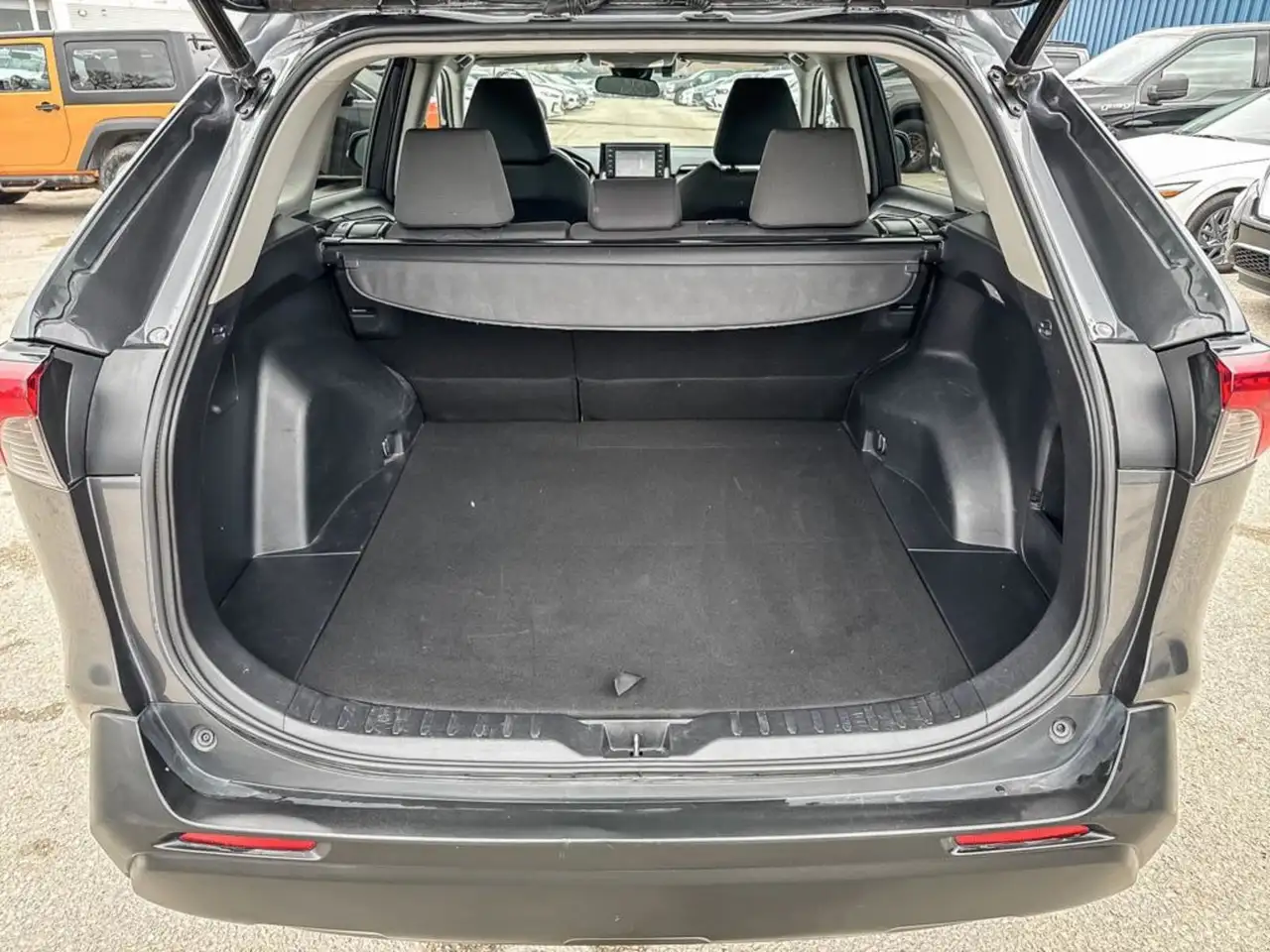 Toyota RAV 4 снимка Toyota RAV 4