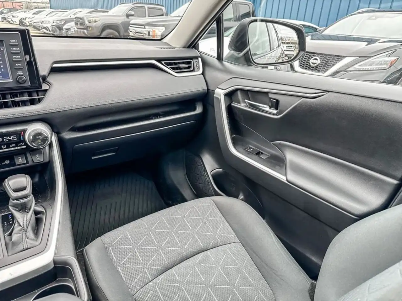 Toyota RAV 4 снимка Toyota RAV 4