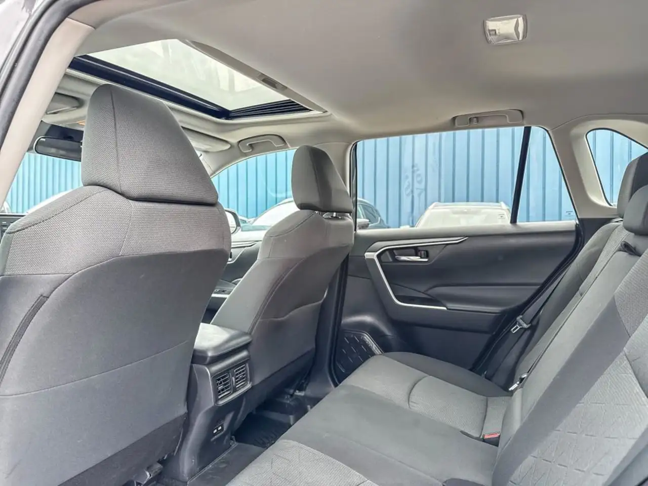 Toyota RAV 4 снимка Toyota RAV 4