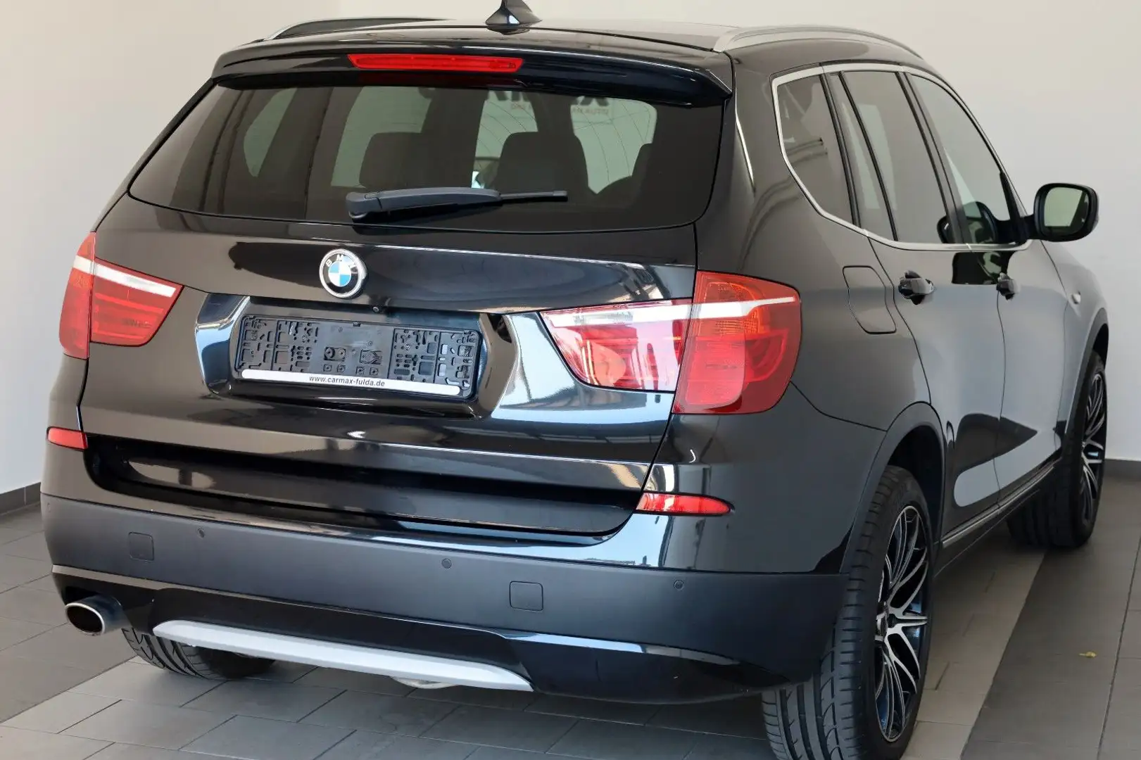 BMW X3 20dA xDrive TLeder,Navi,Xenon,Panorama,Kamera Black - 2