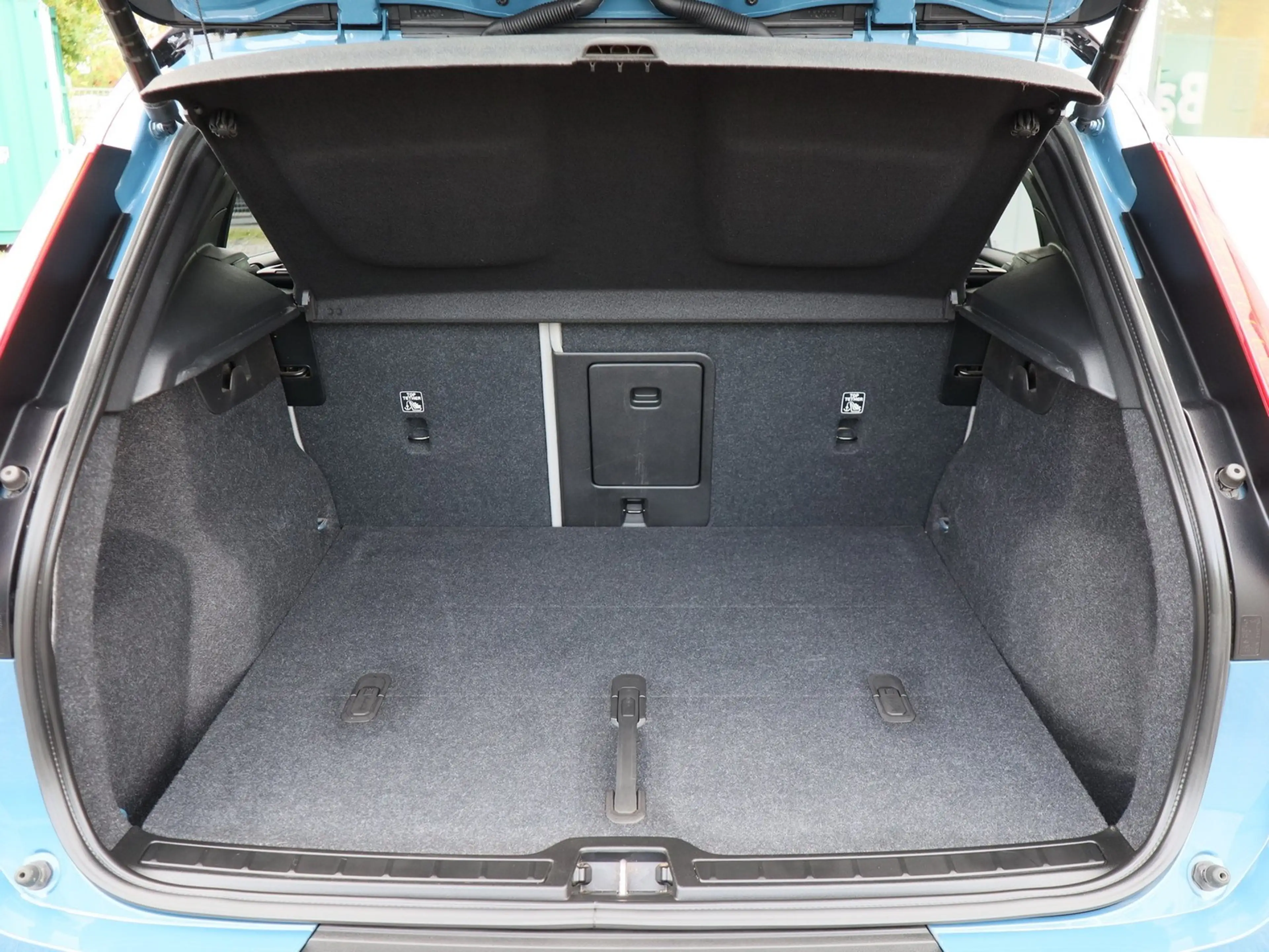Volvo XC40 Plus Recharge Pure Electric Lenkradheizung Soun... — photo 11
