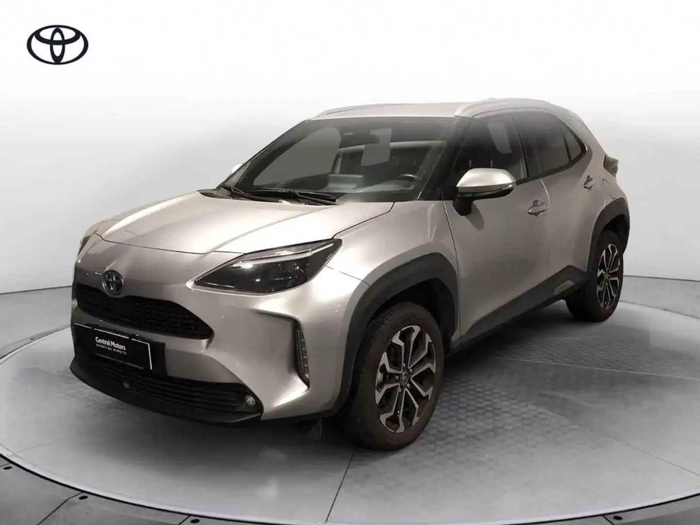 Toyota Yaris Cross 1.5h Trend fwd 116cv e-cvt Argento - 1