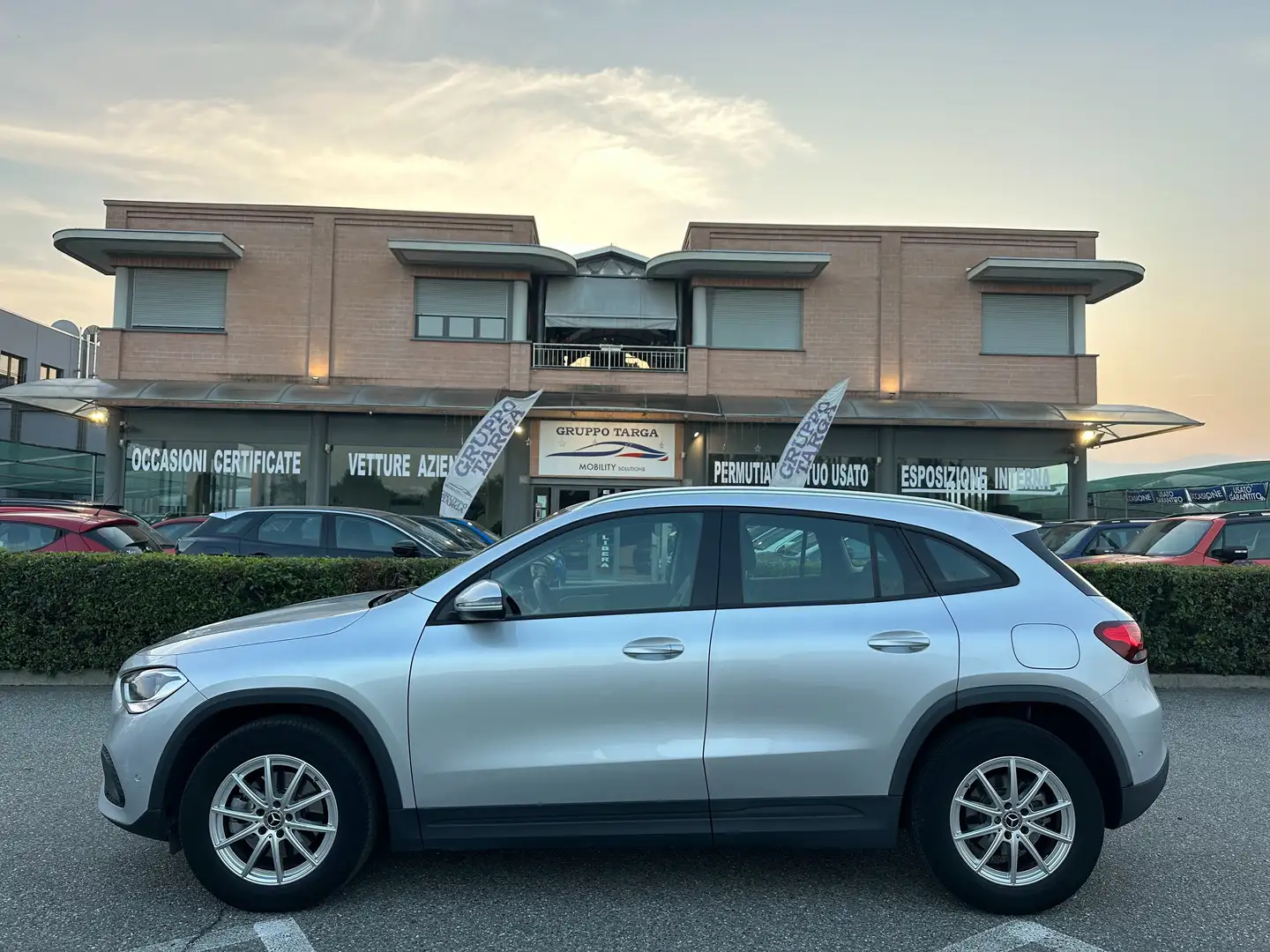 Mercedes-Benz GLA 180 GLA-H247 2020 d Executive auto Argento - 1