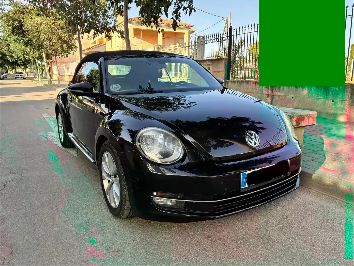 Volkswagen Beetle Beetle Cabrio 1.6TDI Design 105 Design Negro - 2