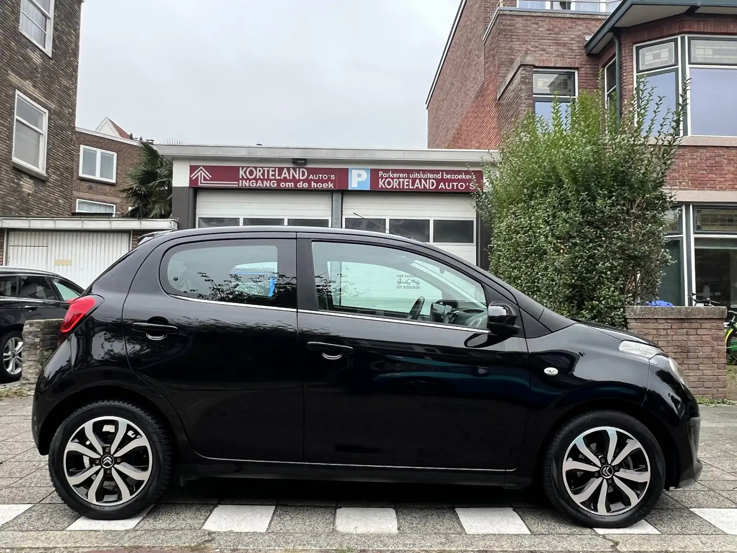 Citroen C1 1.2 PureTech Airscape Shine Noir - 2