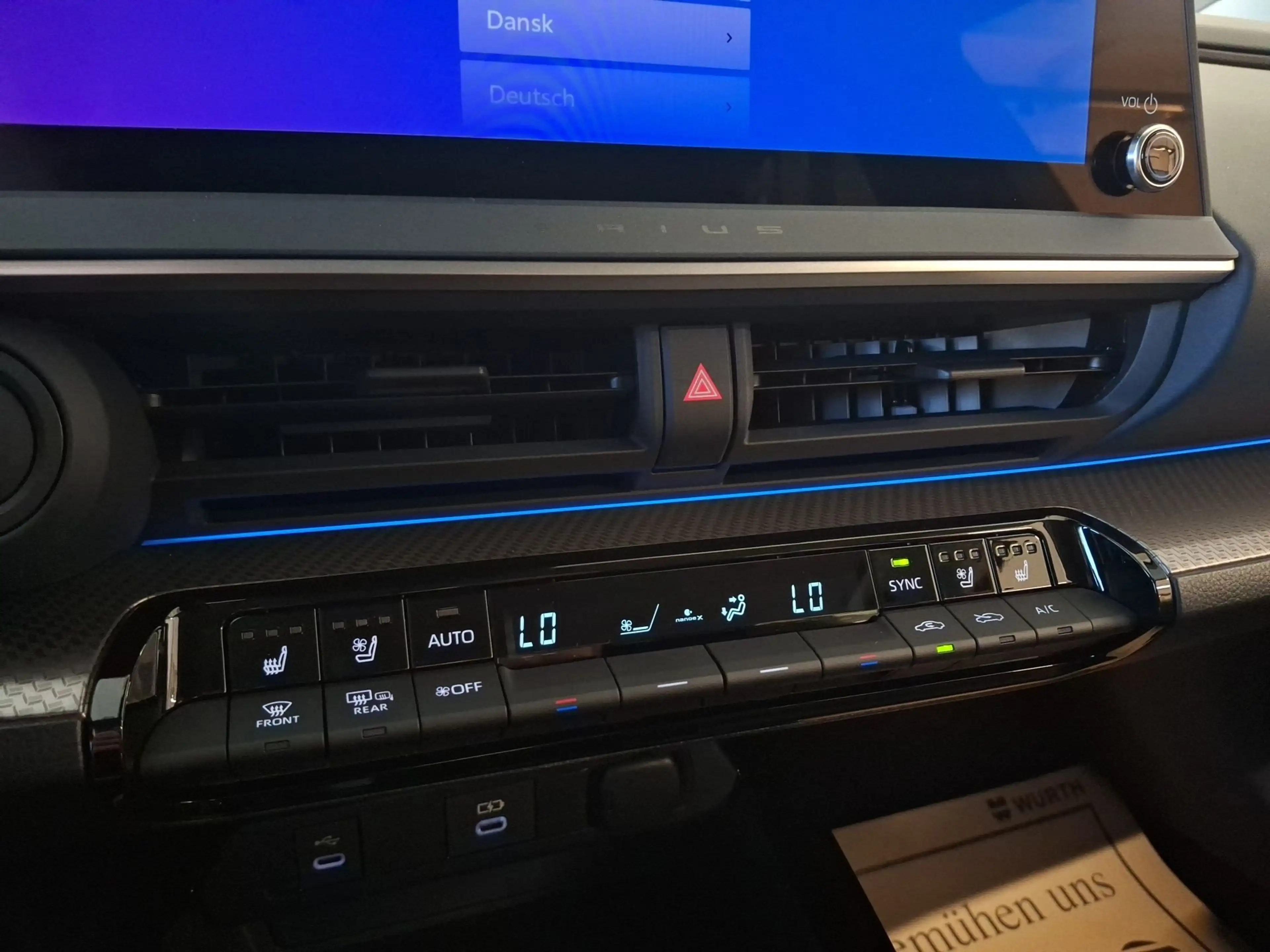 Toyota Prius 2.0 VVT-i Plug-in Hybrid PHEV 13.3kWh — photo 14