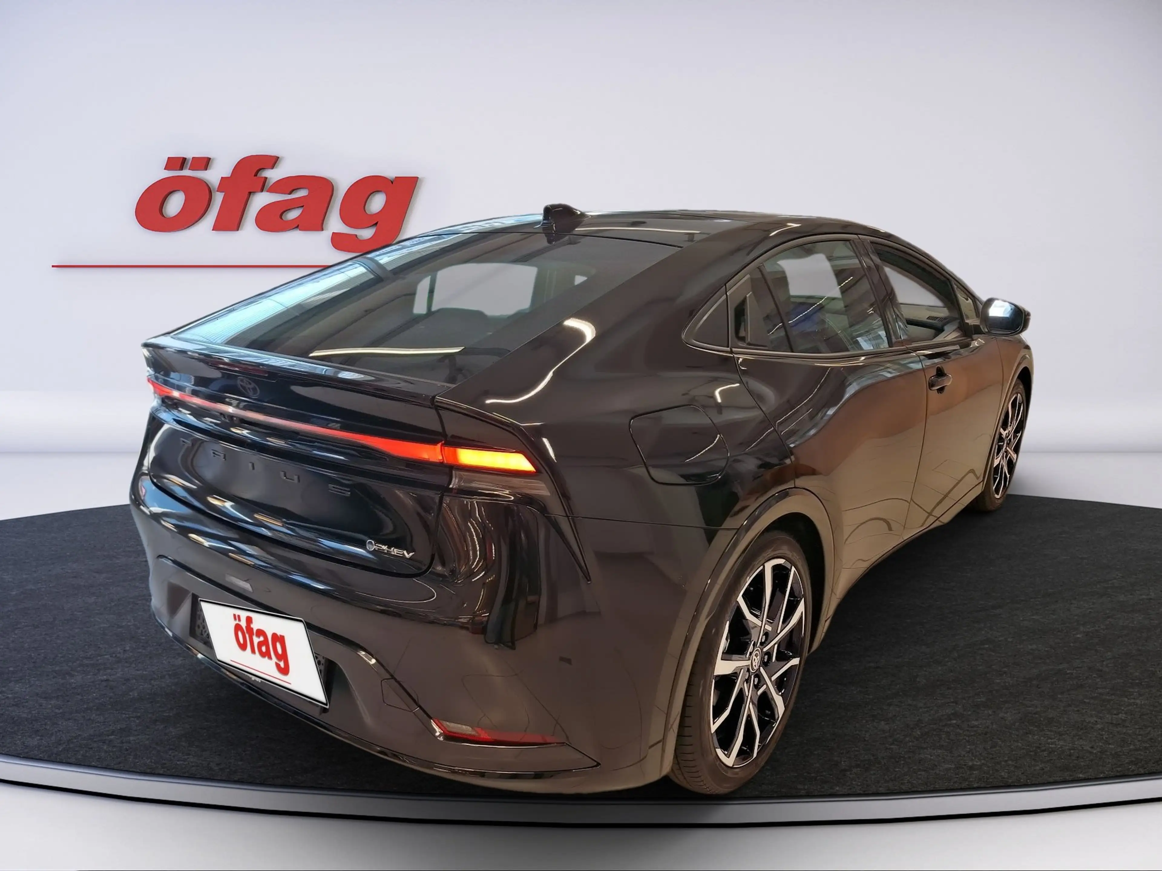 Toyota Prius 2.0 VVT-i Plug-in Hybrid PHEV 13.3kWh — photo 6