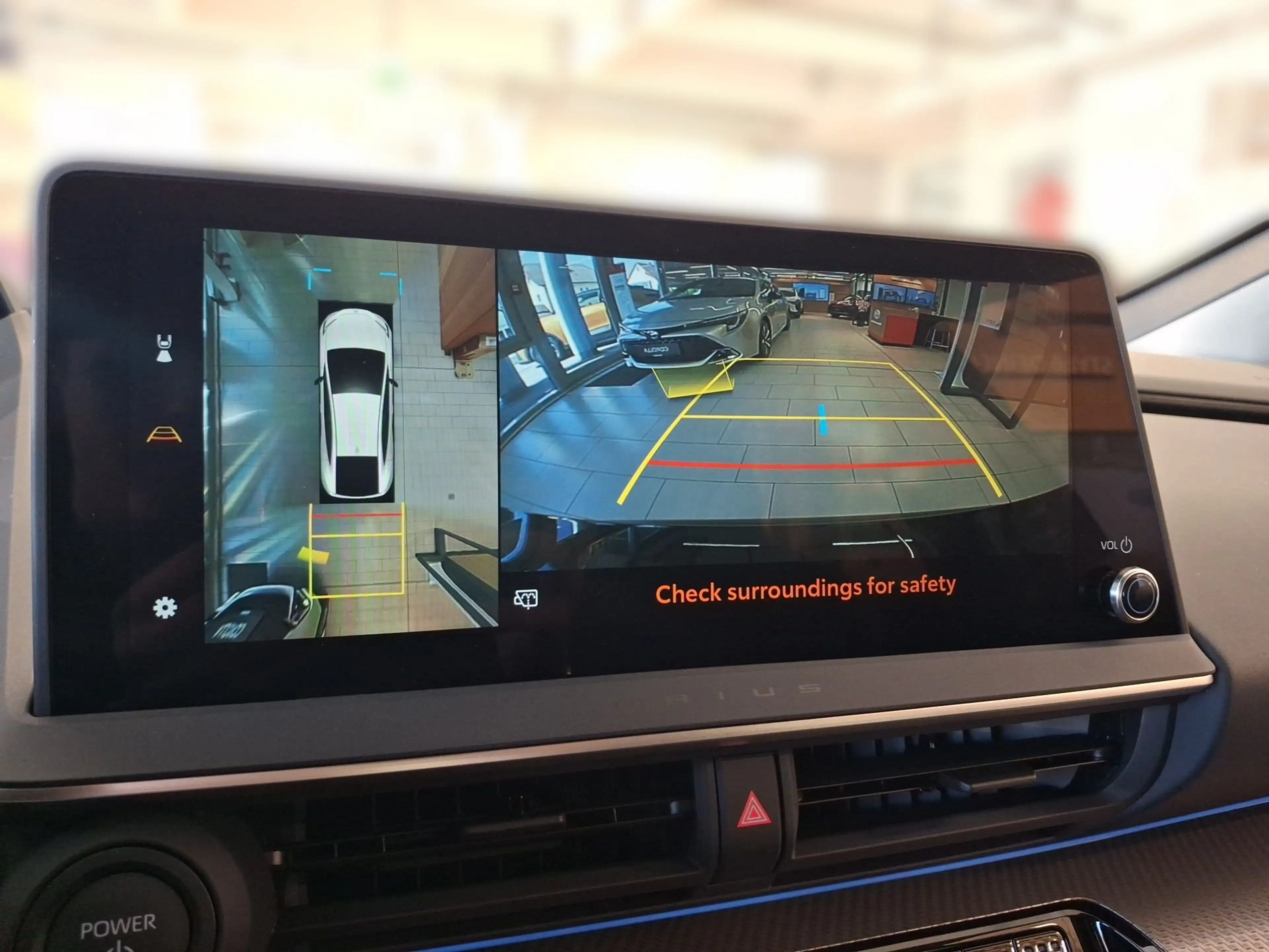 Toyota Prius 2.0 VVT-i Plug-in Hybrid PHEV 13.3kWh — photo 12
