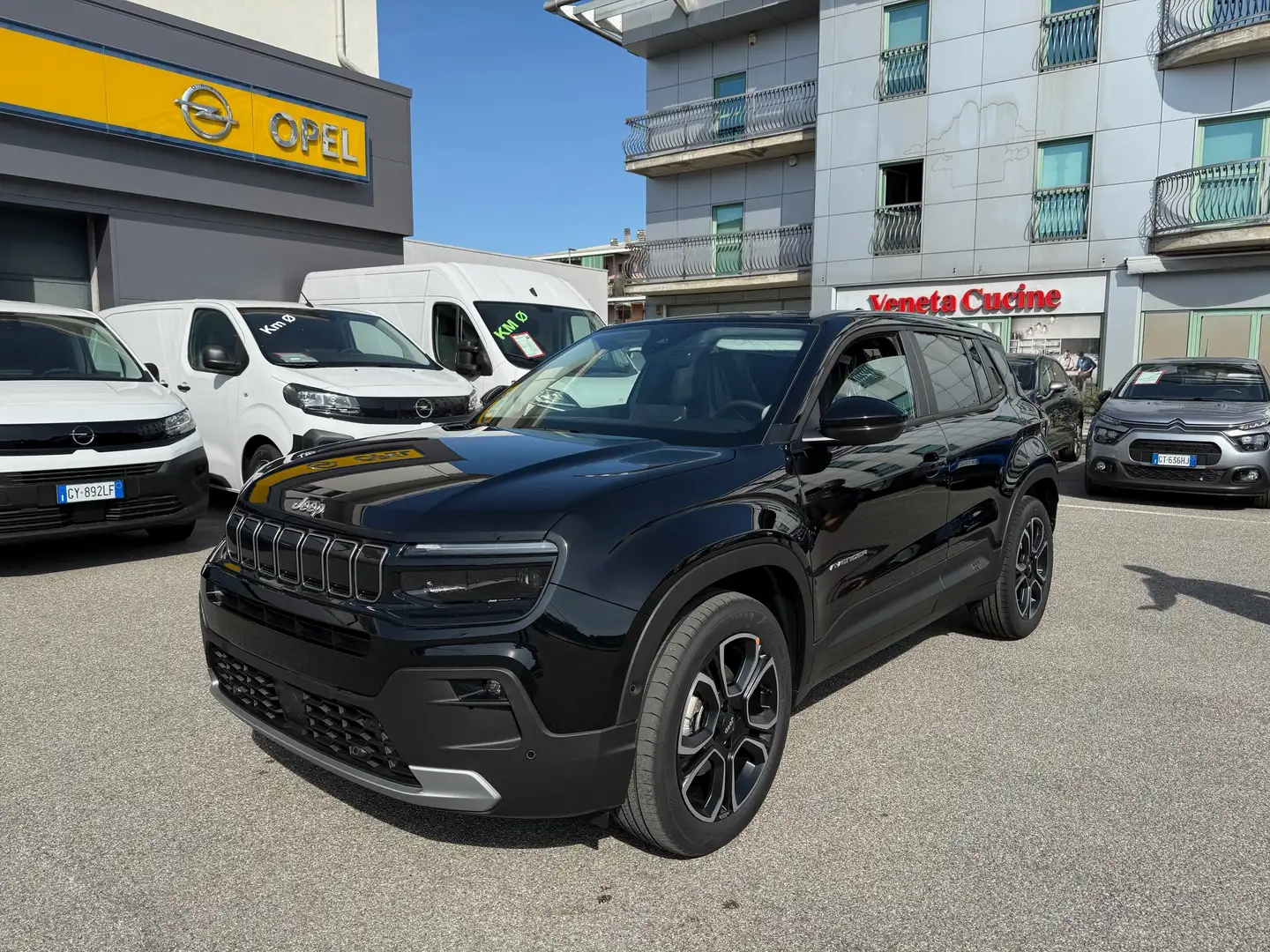 Jeep Avenger 1.2 turbo e-hybrid mhev Summit 110cv edct6 *KM0* Noir - 1