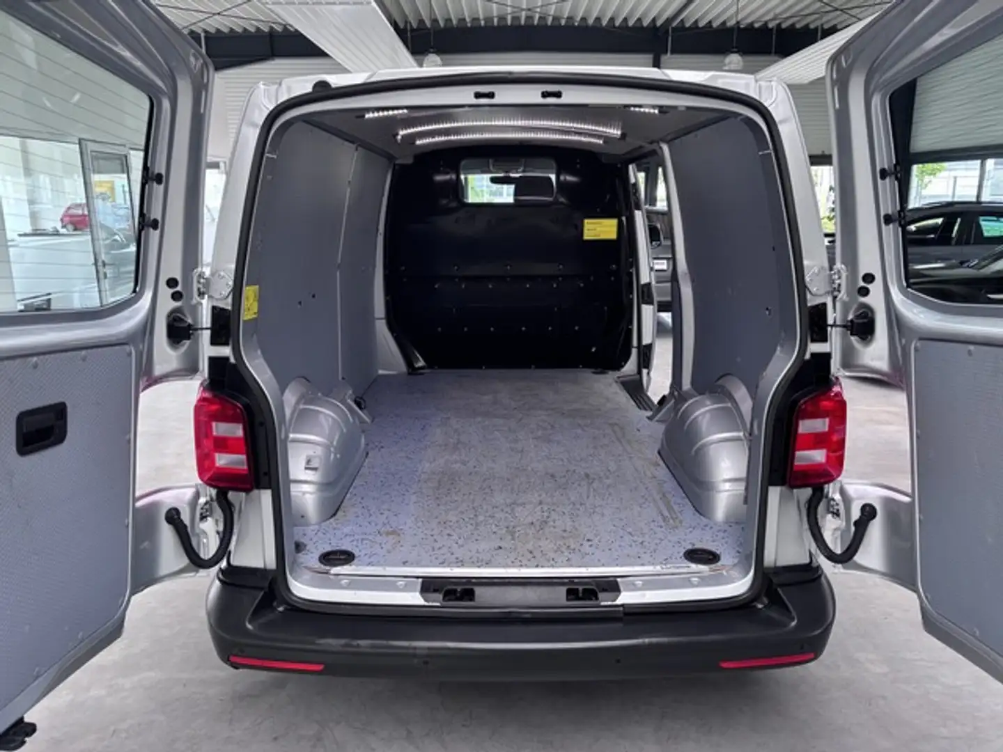 Volkswagen T6 Transporter KASTEN LANG+LED+KLIMA+NAV+STANDHE Ezüst - 2