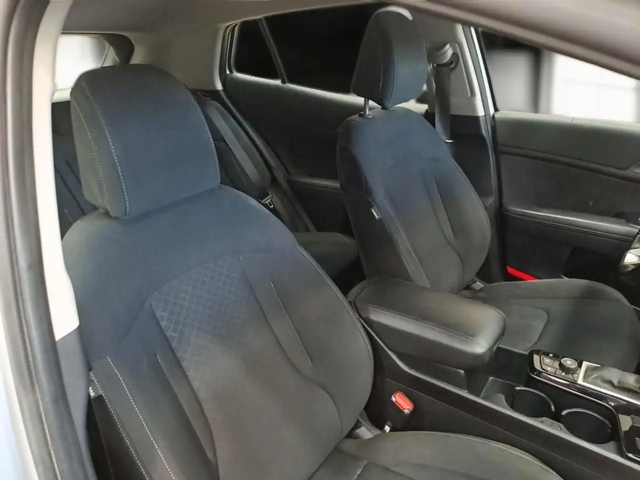 Kia Sportage 1.6 CRDI MHEV BUSINESS 2WD DCT SUV, миниатюра 10