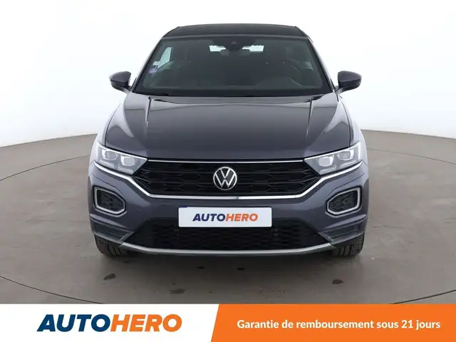 Volkswagen T-Roc view 9