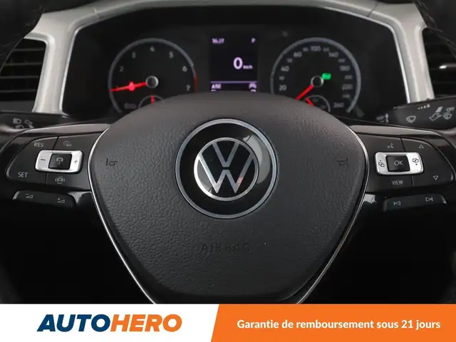 Volkswagen T-Roc view 21