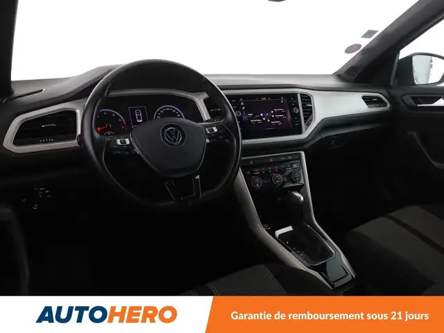 Volkswagen T-Roc view 10