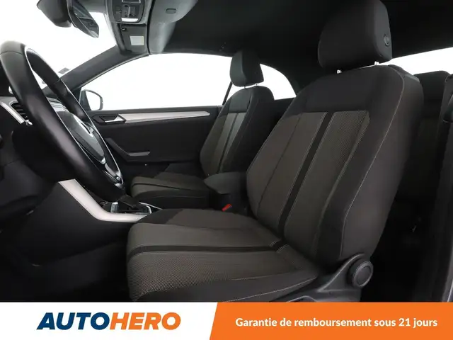 Volkswagen T-Roc view 16
