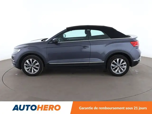 Volkswagen T-Roc view 3