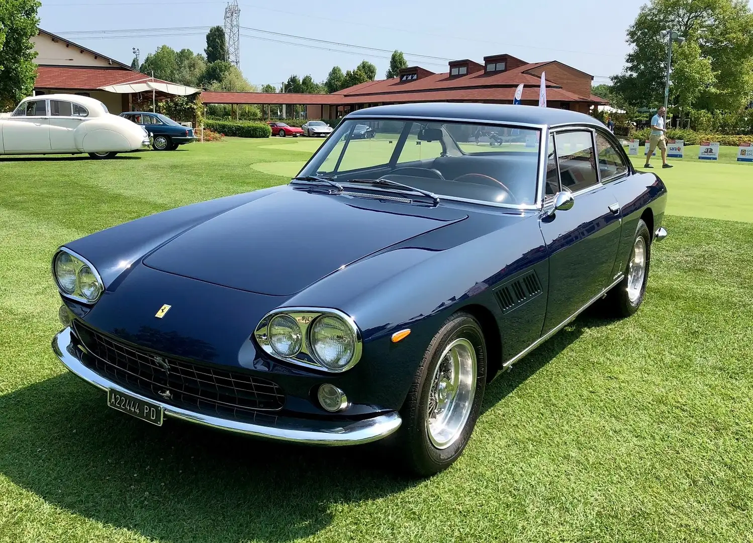 Ferrari 330 Ferrari 330 GT 2+2 MATCHING NUMBER Albastru - 1