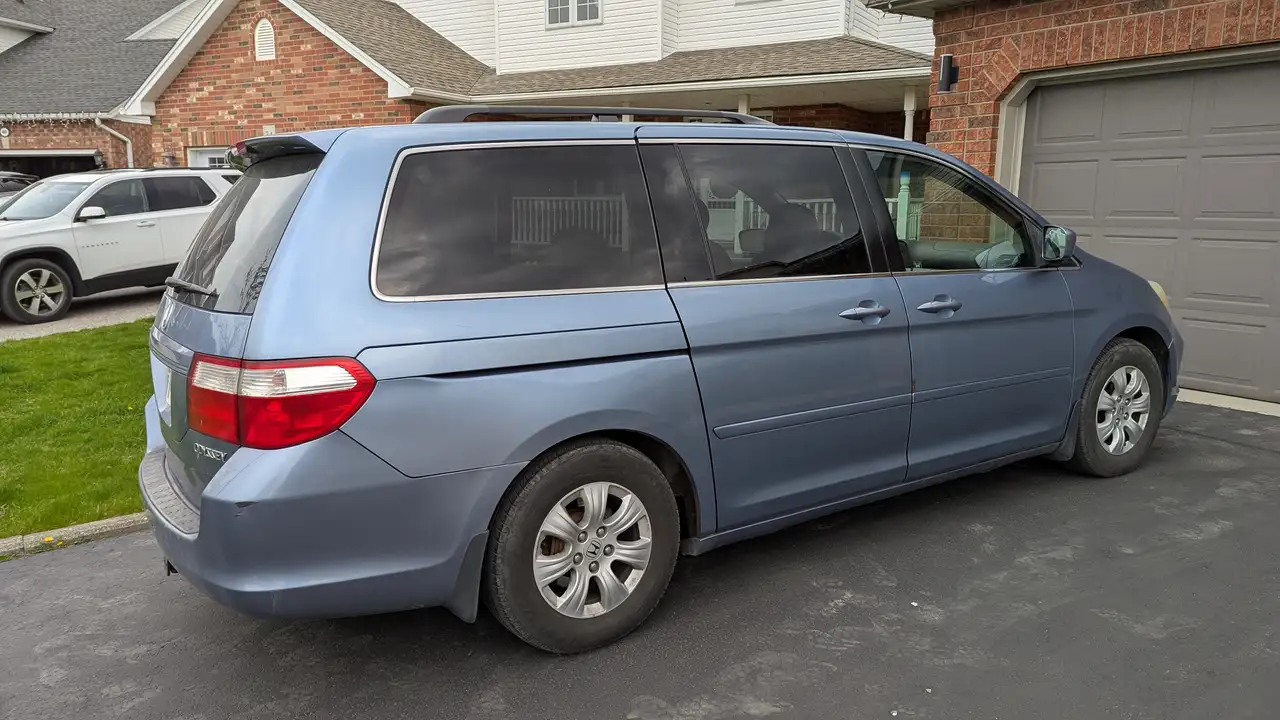 Honda Odyssey снимка Honda Odyssey