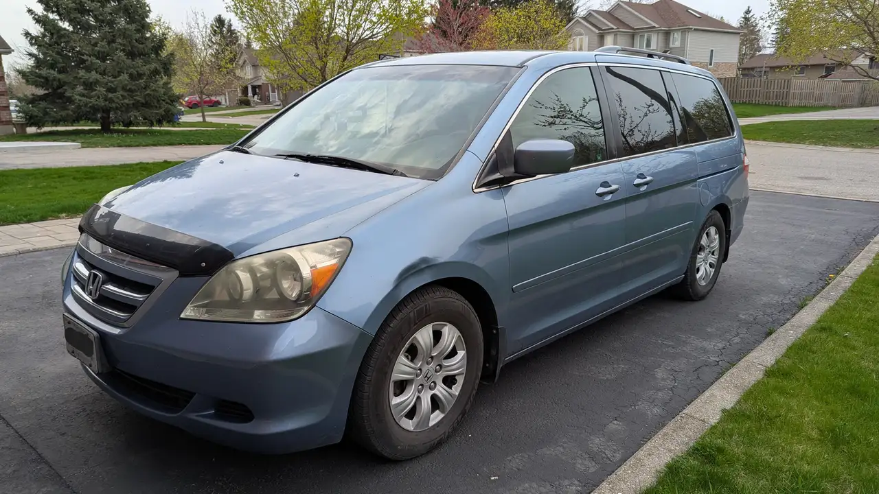 Honda Odyssey снимка Honda Odyssey