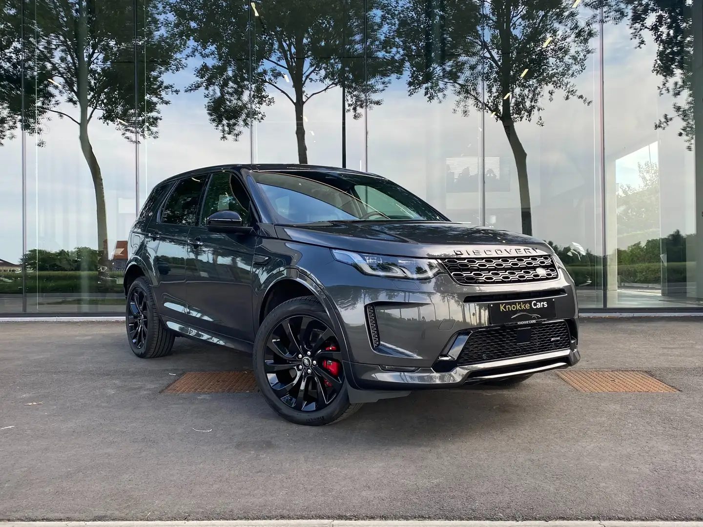 Land Rover Discovery Sport P300e R-Dynamic Hybride,Adapt cruise,Apple carplay Grijs - 1