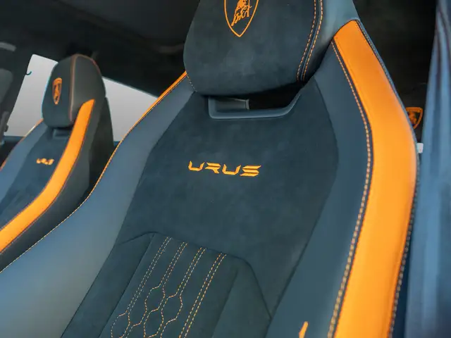 Lamborghini Urus view 10
