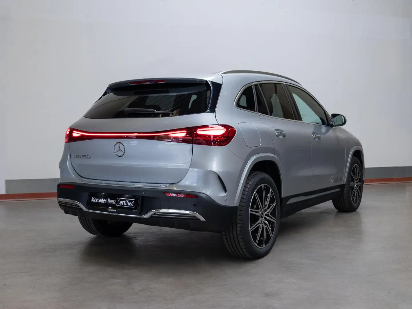 Mercedes-Benz EQA 250 250+ Business Solution AMG Panorama dak | Trekhaak Gris - 2