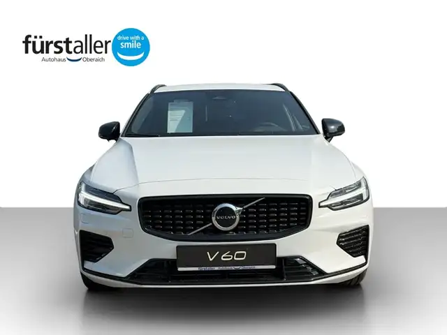 Volvo V60 Plus, B4 Mild Hybrid, Benzin, Dark Ansicht 2