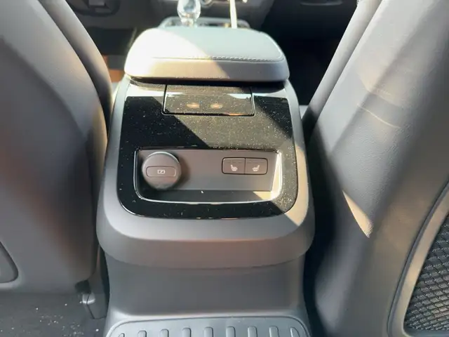 Volvo V60 Plus, B4 Mild Hybrid, Benzin, Dark Ansicht 13