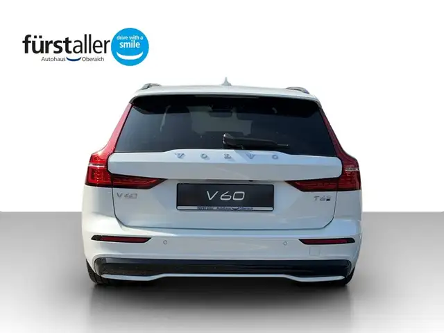 Volvo V60 Plus, B4 Mild Hybrid, Benzin, Dark Ansicht 6