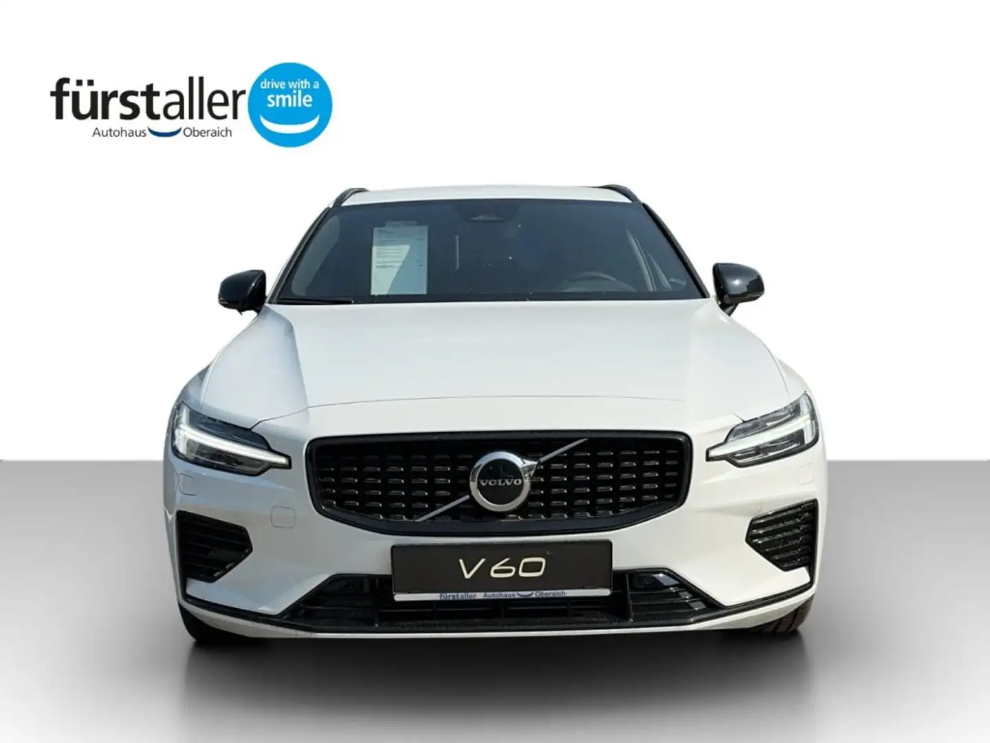Volvo V60 Plus, B4 Mild Hybrid, Benzin, Dark Weiß - 2