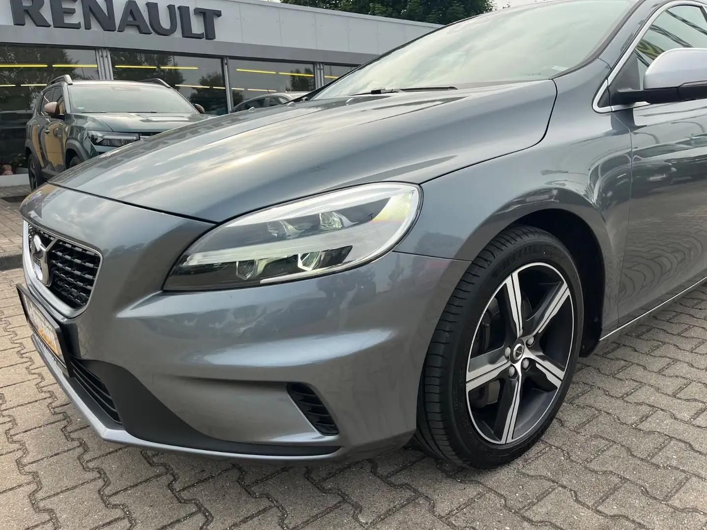 Volvo V40 R-Design Automatik Grau - 2