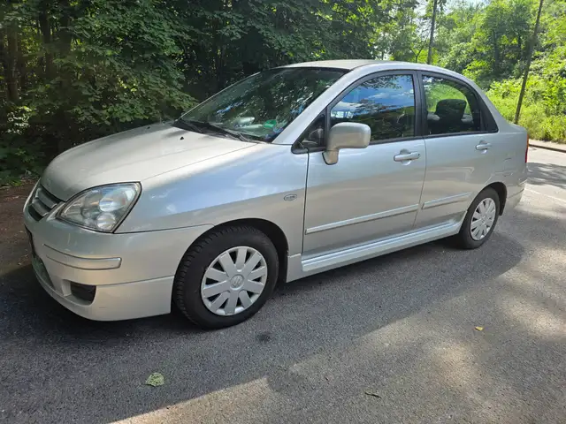 Suzuki Liana